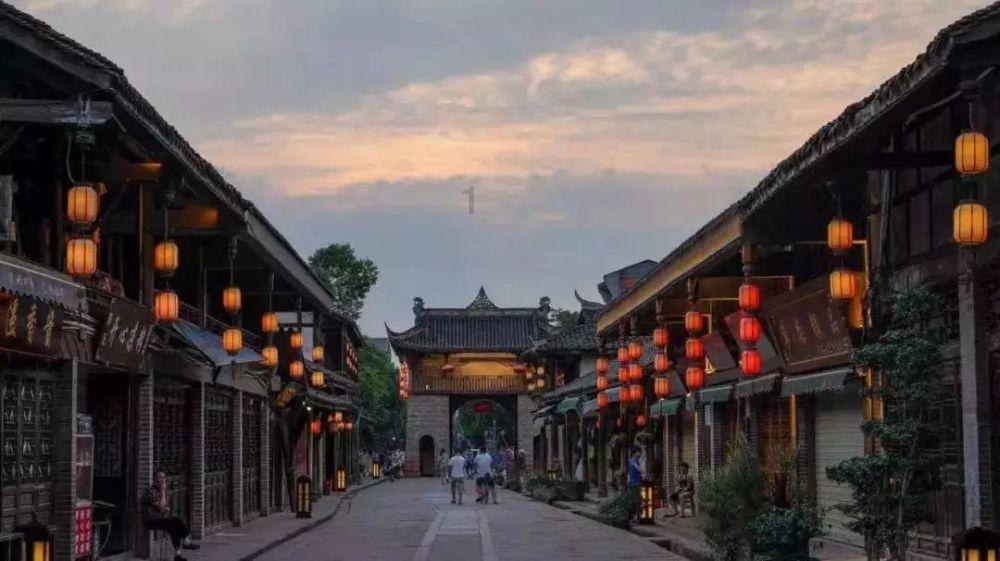 女孩30岁不结婚还拿父母钱买房付首付好吗？